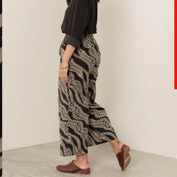 Matter Print Wide-leg Cropped Pants - Picture 5 of 5